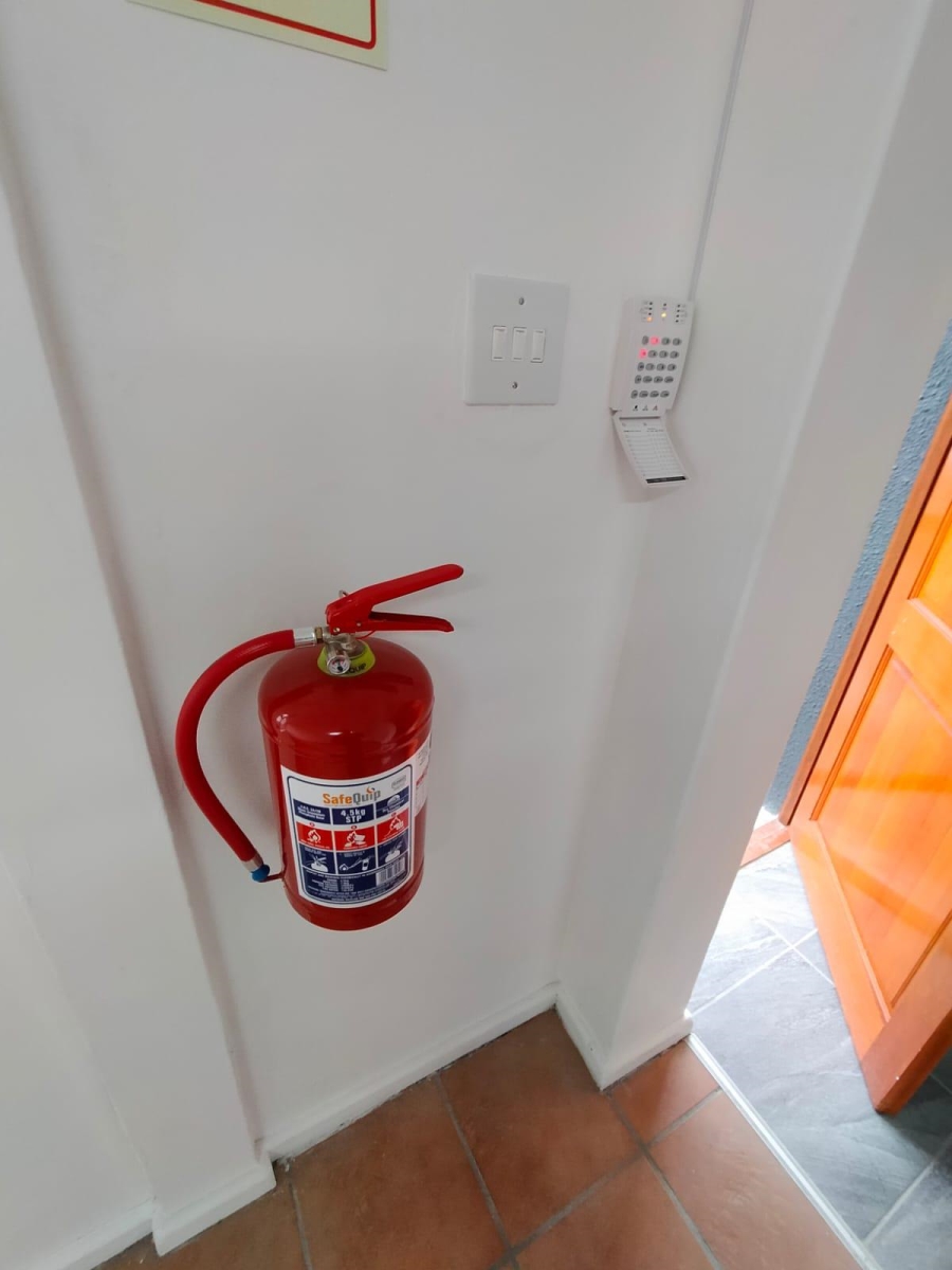 To Let commercial Property for Rent in Triangle Farm Western Cape